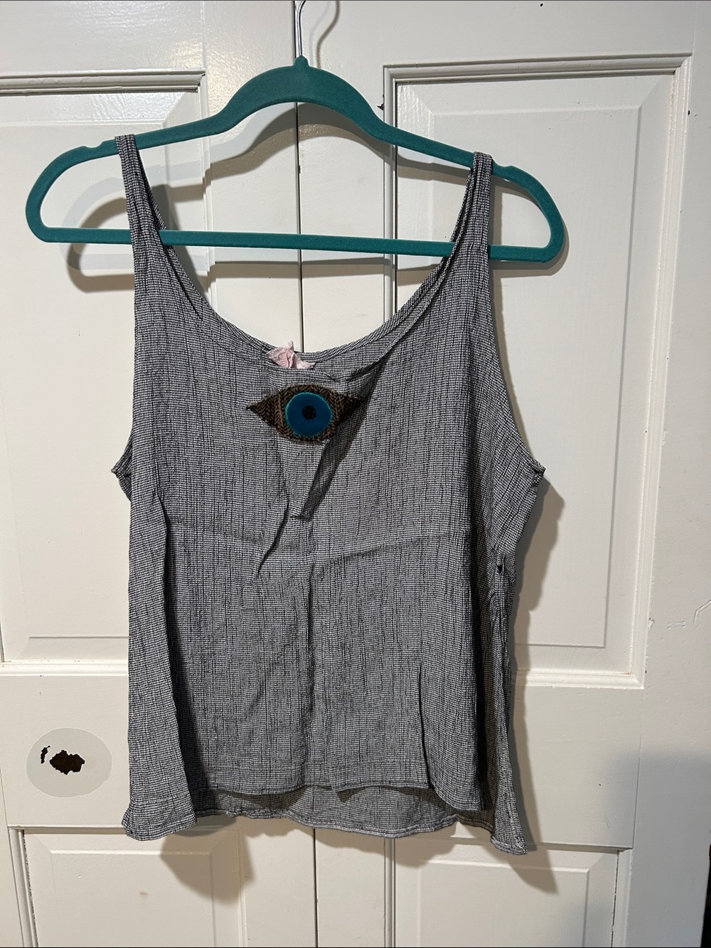 Sleeveless Tank Top with Eye Motif
